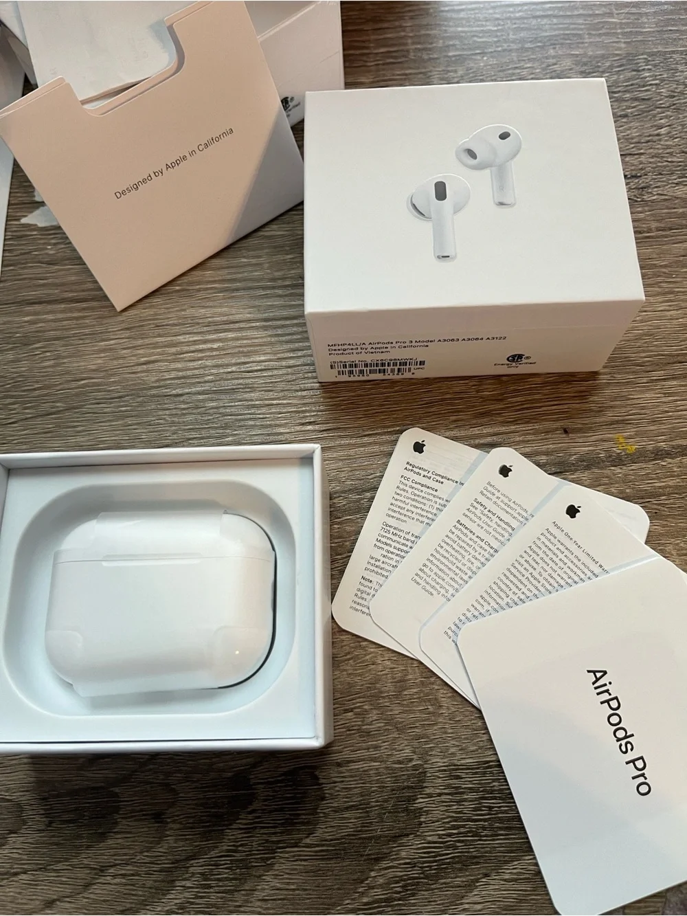 Apple AirPod Pro 3s in White with charging case